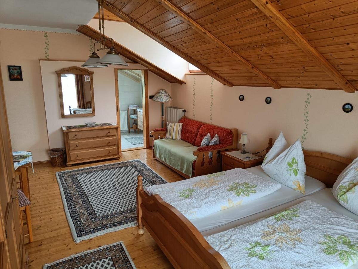 Haus Sundl - Privatzimmer Emmersdorf an der Donau Eksteriør bilde