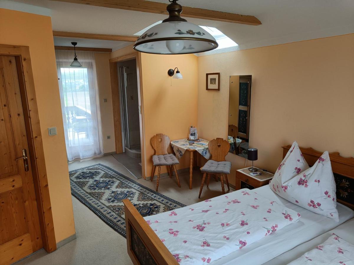 Haus Sundl - Privatzimmer Emmersdorf an der Donau Eksteriør bilde
